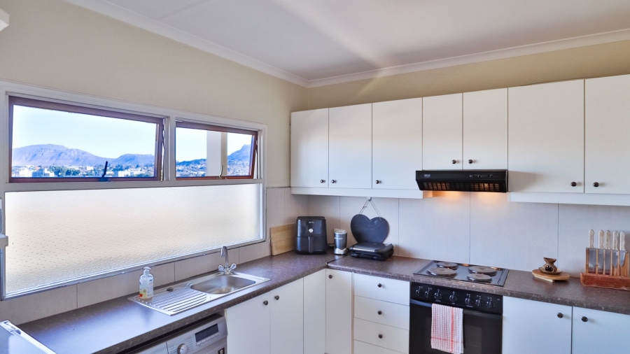 To Let 2 Bedroom Property for Rent in Claremont Western Cape